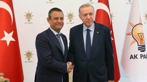 Cumhurbaşkanı Erdoğan ve Özel bayramlaşıp birbirlerinin Babalar Günü'nü kutladı