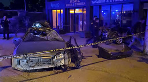 Önce yayaya sonra diğere çarpıp ikiye bölündü!