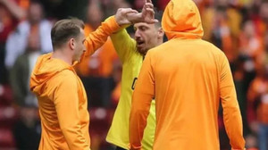 Galatasaray taraftarının Mert Hakan Yandaş için açtığı pankart, sosyal medyada gündem oldu