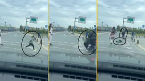 Motosikletli, küçük çocuğa çarpıp böyle kaçtı!