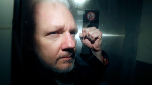 Assange artık serbest!