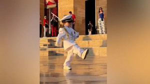 Minik asker Anıtkabir'de!