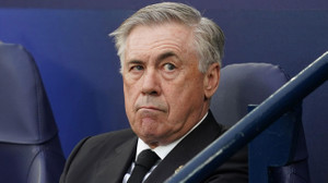 Ancelotti kara kara düşünüyor. Real Madrid revire döndü. Mbappe de sakatlandı. Peki yerine kim oynayacak? Arda Güler…