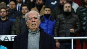 Mustafa Denizli kimdir, kaç yaşında? Mustafa Denizli hangi takımlı?