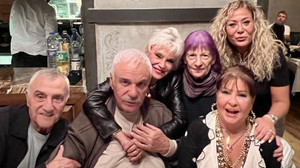 Ünlüleri buluşturan doğum günü partisinde neler oldu?