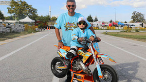 Minik motosikletçi Zayn Sofuoğlu ilk şampiyonluğunu kazandı