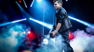 Kenan Doğulu Harbiye Açıkhava Sahnesi'nde sevenleriyle buluştu