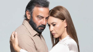 Rol arkadaşıydılar: Aşklarını görücüye çıkardılar… Evrim Alasya ve Kerem Alışık ilk kez görüntülendi