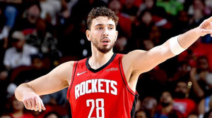 Alperen Şengün şov yaptı! Önce smaç ardından blok…