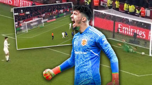 Manchester United turladı: Altay kurtardığı penaltılarla maça damga vurdu!