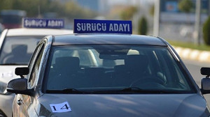 EHLİYET SINAV ÜCRETLERİ NE KADAR OLDU 2025? Direksiyon ilk sınavından geçemeyen ikinci sınava ne kadar ödeyecek?