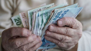 Emekli bayram ikramiyesi ne kadar, kaç TL olacak? 2025 4A, 4B, 4C emekli bayram ikramiyesine zam gelecek mi?
