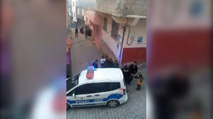 Çocuklarını soğuk suyla yıkayıp hortumla döven baba tutuklandı!