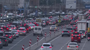 İstanbul'da Cuma akşamı trafik çilesi: Yoğunluk yüzde 83’e yükseldi!