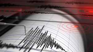 Ege Denizi'nden şiddetli deprem! İzmir'de de hissedildi