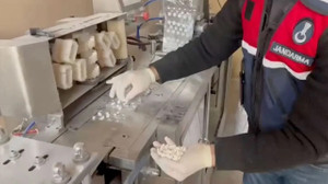 Sahte kanser ilacı üretiyorlardı! Suç örgütü 'Hücre'ye girdi