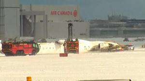 Kanada’da uçak kazası: İniş sırasında takla attı, 8 yaralı!