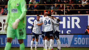 Talisca yine sahnede: Fenerbahçe 3 puanı aldı ama 2 sakat verdi!