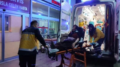 Cenazeye giden aile yolda kaza geçirdi: 3 yaralı