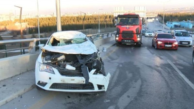 Kontrolden çıkan otomobil karşı yola uçtu
