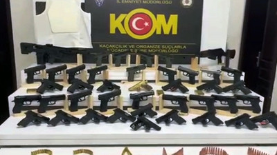 Mersin'de ruhsatsız 39 tabanca ele geçirildi