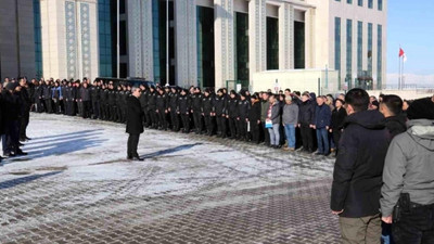 300 polis dualar eşliğinde deprem bölgesine gönderildi
