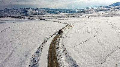 Kar kalınlığı 20 santimetre: 254 yerleşim yeri yolu, ulaşıma kapandı