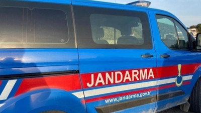 Araçtan uyuşturucu çıktı! Jandarma ekipleri şüphelileri gözaltına aldı