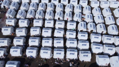 Atletizm pisti çadır kente dönüştürüldü