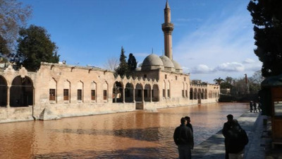 Balıklıgöl’ün suyu, deprem sonrası çamur oldu