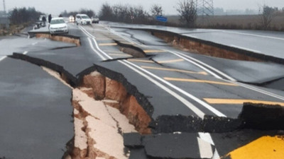 Depremde Hatay-Reyhanlı arasındaki yol çöktü
