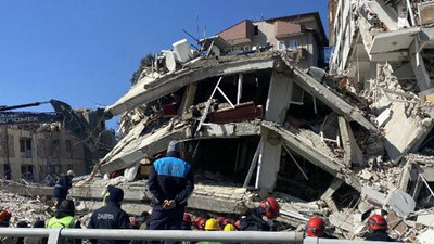 Depremin 12. gününde yeni umut! Defne Apartmanı enkazından ses ve ısı alındı