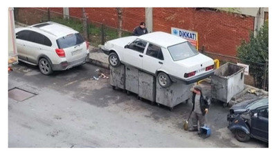 Dükkanın önünü kapatan otomobile sinirlendi: Aracı çöpe attı!