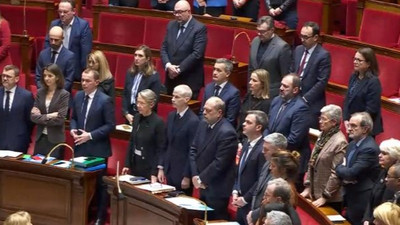Fransa parlamentosundan; hayatını kaybedenler için 1 dakikalık saygı duruşu