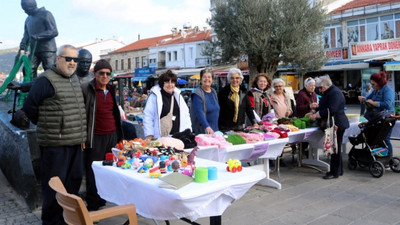 Huzurevi sakinlerinden depremzedelere destek: '80 yaşındaki teyze bere örüyor'