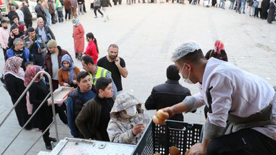 Jandarma depremzedelerin yanında: Günde 7 bin afetzedeye sıcak yemek
