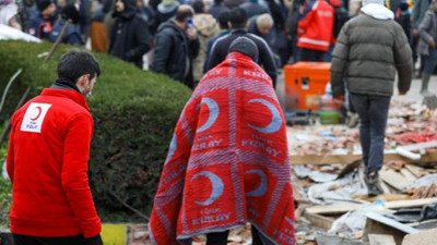 Kızılay, deprem bölgesindeki 900'e yakın köye yardım ulaştırdı