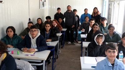 Konteynerden sınıf: Depremzede öğrenciler sınava hazırlanıyor