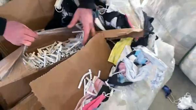 Polisten kaçakçılara operasyon: Sigaraları atık maskelerin arasına gizlemiş