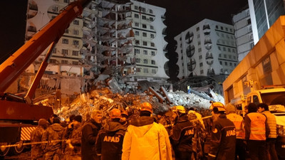 Sağlıkçı Semiha: "2 aylık bebeği korumak için montumun arasına koydum"