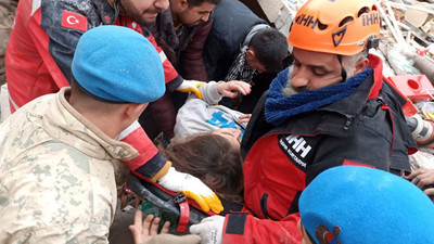 Şanlıurfa'da jandarmadan deprem seferberliği:  Depremzedelere hayat eli uzattılar