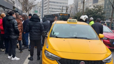 Taksi şoförü yolcusunu darp etti!