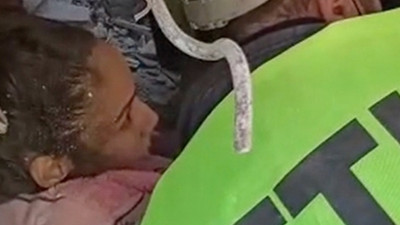 Yaşam arayışında 9. gün: 201. Saatte enkazdan sağ çıktı