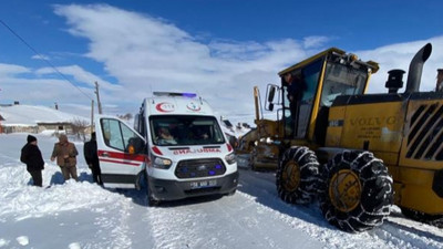 Yol kapandı ekipler yetişti: Kurtarma ekipleri köydeki hamile kadını hastaneye ulaştırdı