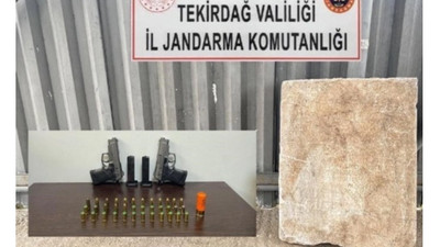 Tarihi eser operasyonunda taş mermer kitabe ele geçirildi!
