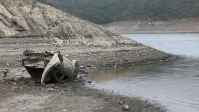 Alibeyköy Barajı'nda sular çekildi! Otomobil ortaya çıktı