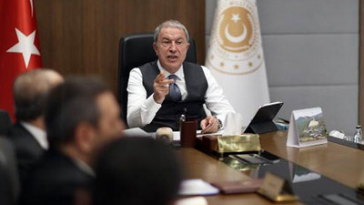 Bakan Akar'dan komutanlarla toplantı