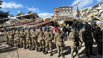 Depremden etkilenen Kırıkhan ve Hassa ilçelerine jandarmadan büyük destek!