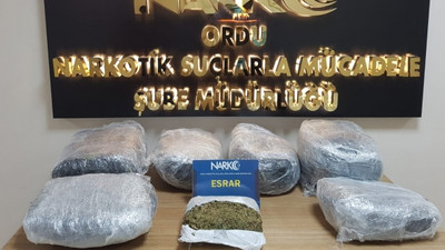 Dur ihtarına uymadı! Otomobilden 22 kilogram esrar çıktı