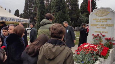 İstiklal Marşı’nın kabulünün 102’nci yıl dönümü! Mehmet Akif Ersoy kabri başında anıldı